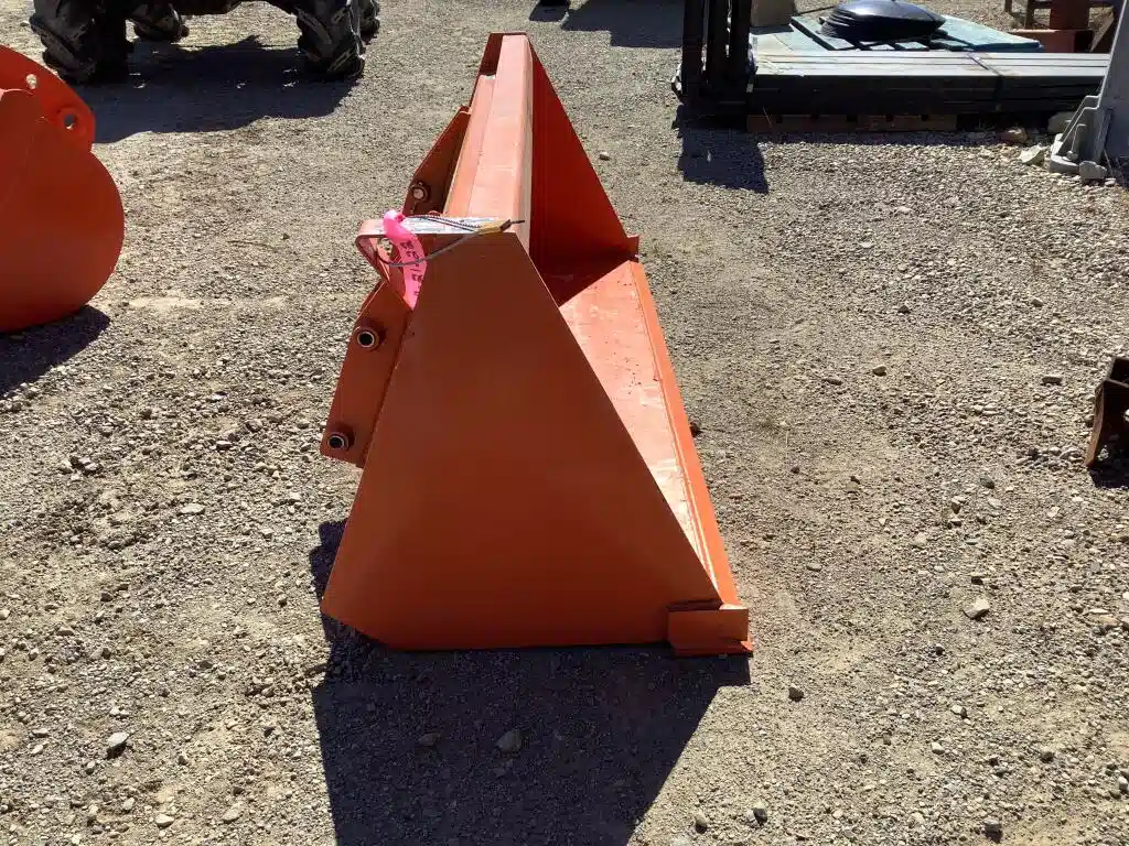 Gallery image 1 for Used Kubota B1626 Bucket