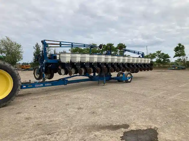 Gallery image 1 for Used 2005 Kinze 3600 Planter