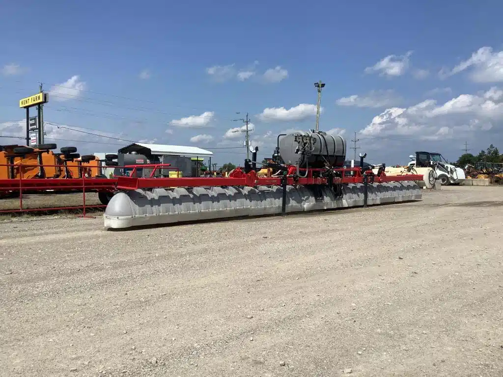 Gallery image 2 for Used 642E Sprayer - 3PT/Mounted