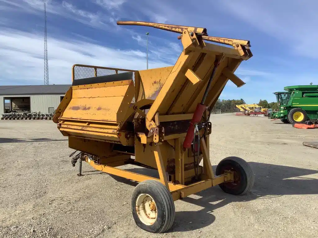 Gallery image 2 for Used Haybuster 2620 Bale Processor