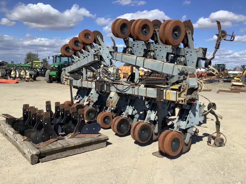 Gallery image 2 for Hiniker 5000 Cultivator