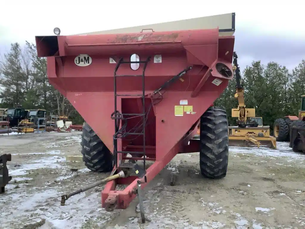 Gallery image 1 for Used J&M 675 Grain Cart