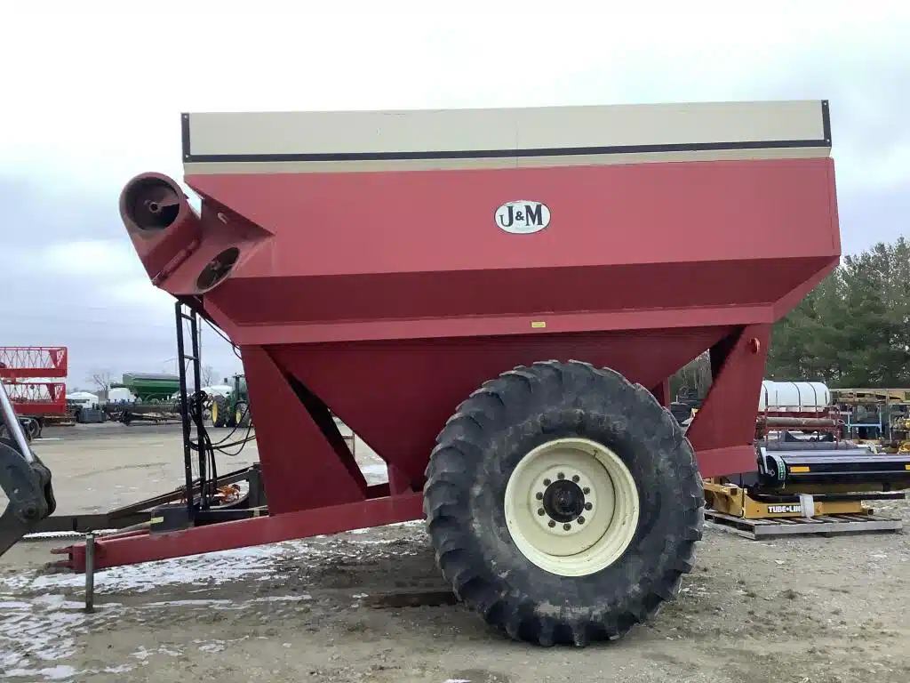 Gallery image 2 for Used J&M 675 Grain Cart
