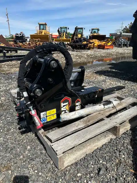 Gallery image 1 for Used Caterpillar B4 Attachment