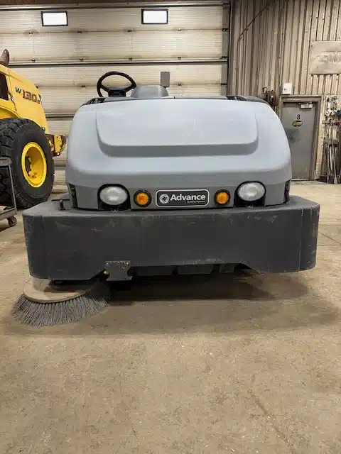 Gallery image 1 for Used Advance XTERRA 6340 Sweeper