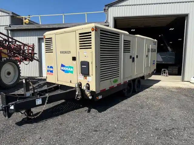 Gallery image 1 for Used 2018 Doosan HP1600WCU-T4F Air Compressor