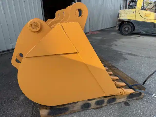 Gallery image 1 for New 2025 CASE 580SN Bucket