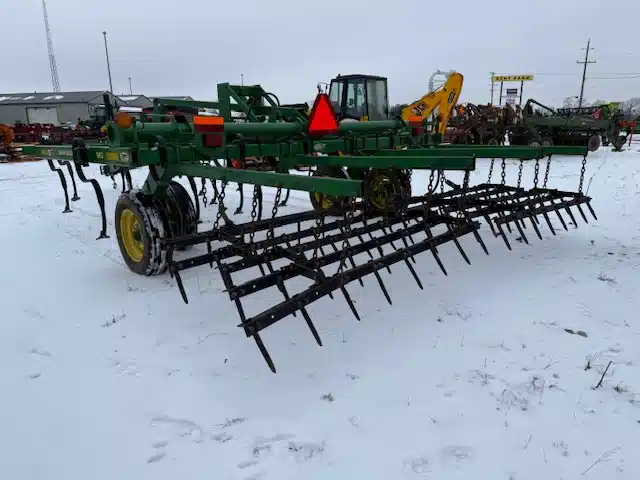 Gallery image 2 for John Deere 980 Cultivator