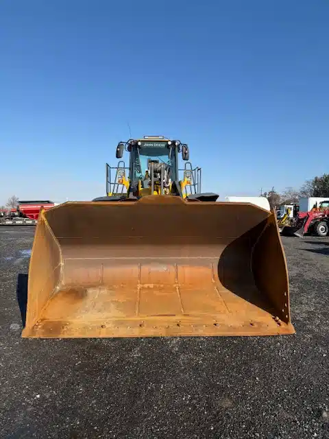 Gallery image 2 for 2017 John Deere 824K II Wheel Loader