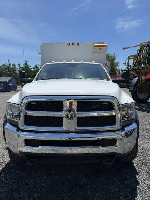 Photo de la Galerie 2 pour 2014 Dodge RAM 5500 HEAVY DUTY Camion - pickup