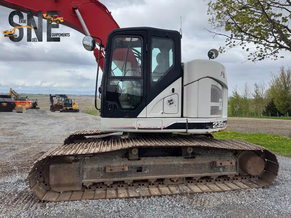 Gallery image 2 for Used 2015 Link-Belt 235X3 Excavator