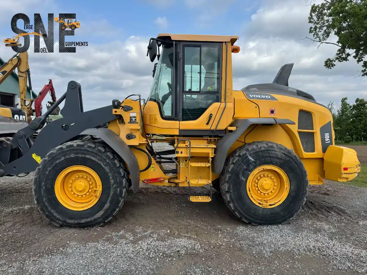 Gallery image 2 for Used 2015 Volvo L90H Wheel Loader