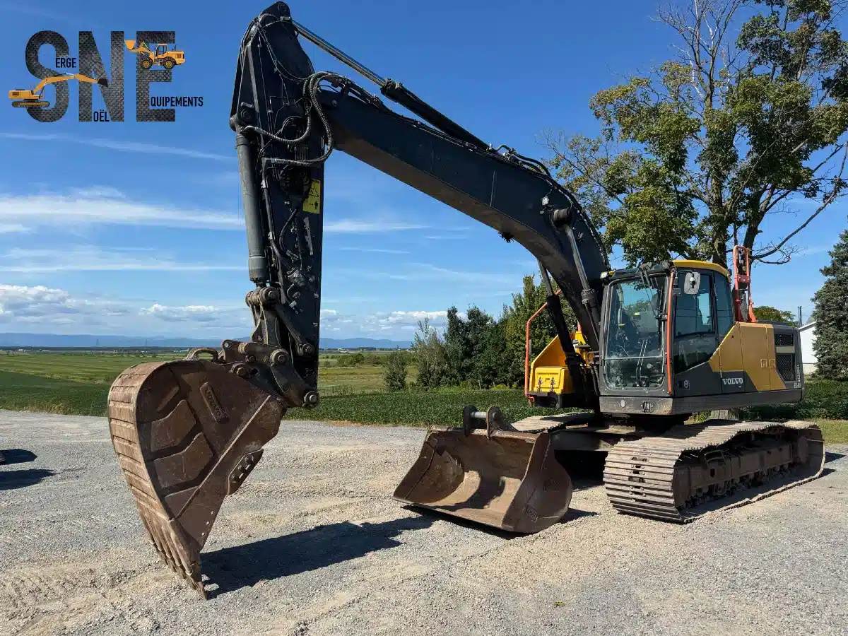 Gallery image 2 for Used 2019 Volvo EC220EL Excavator