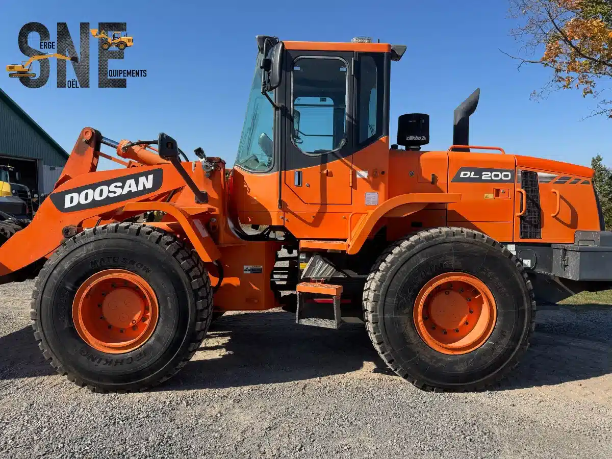 Gallery image 2 for Used 2014 Doosan DL200-3 Wheel Loader