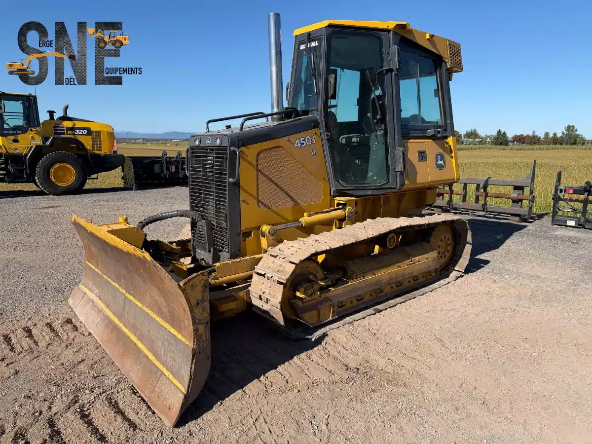 Gallery image 2 for 2007 John Deere 450J LT Dozer