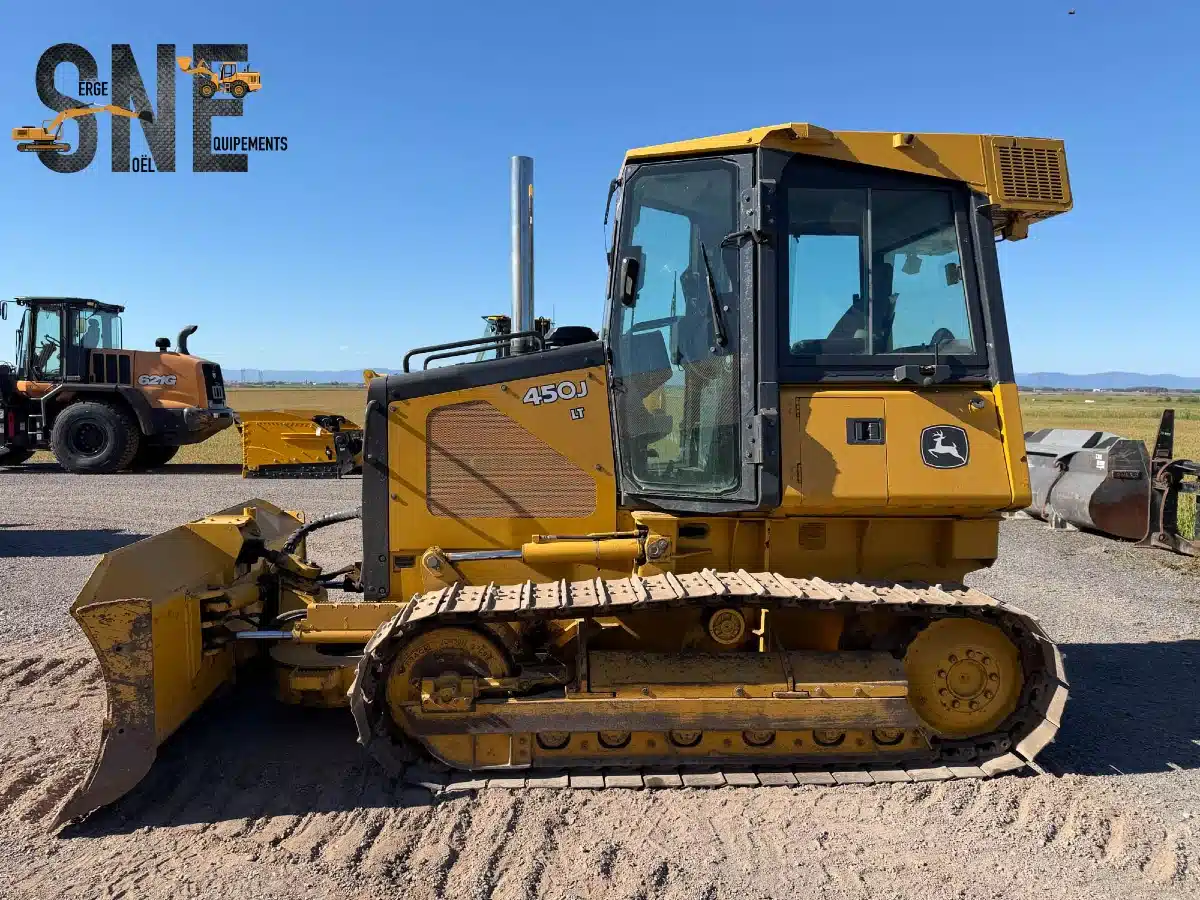 Gallery image 1 for 2007 John Deere 450J LT Dozer