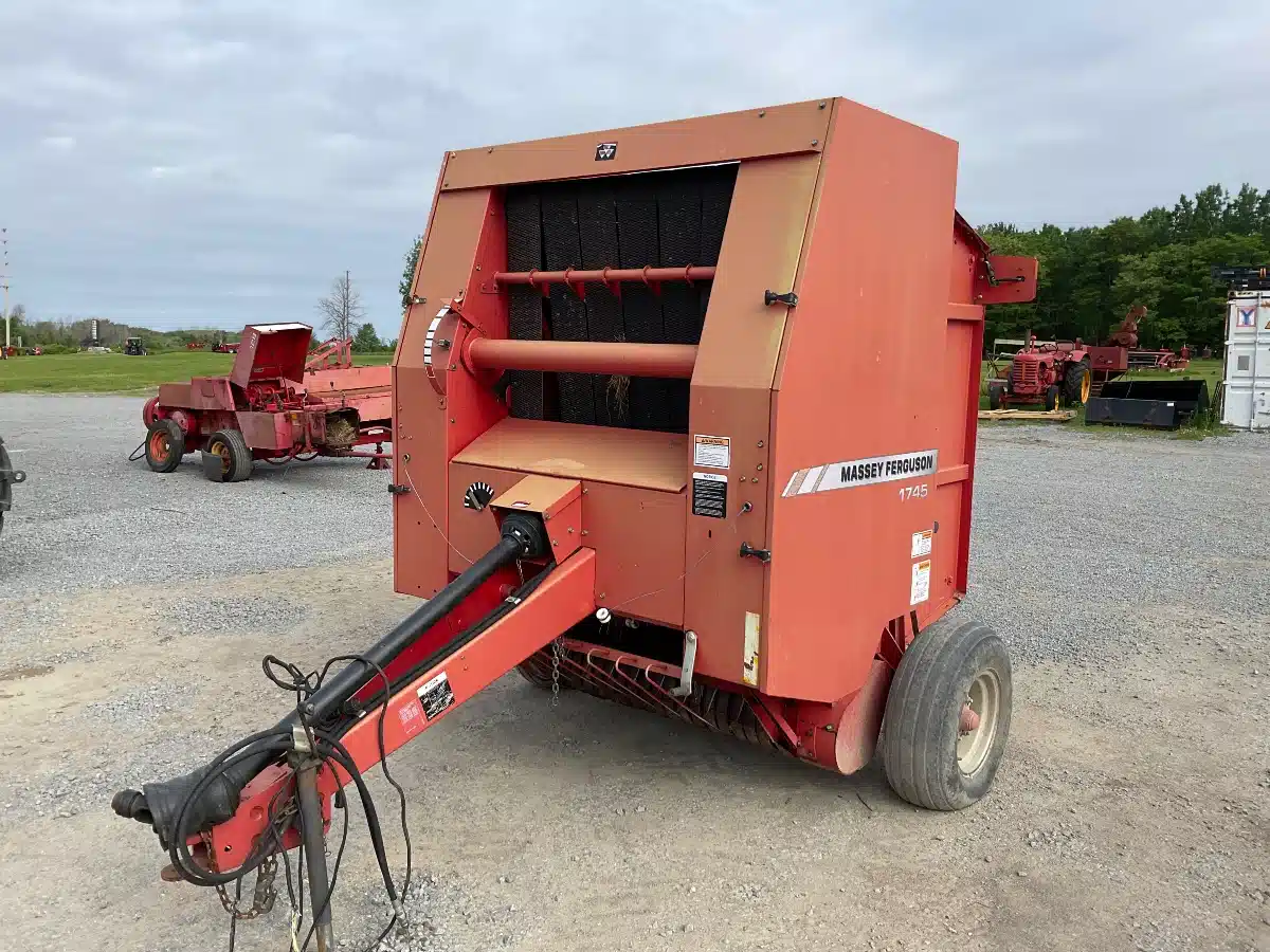 Image for Used 2006 Massey Ferguson 1745 Round Baler