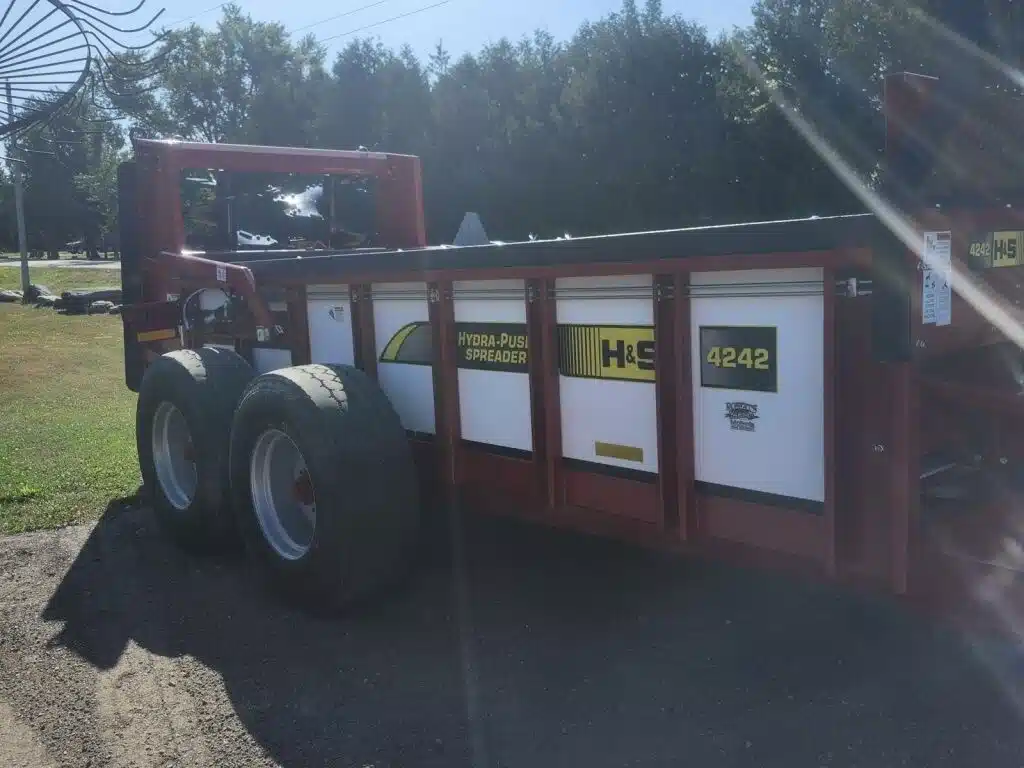 New H&S HPV4242 Manure Spreader