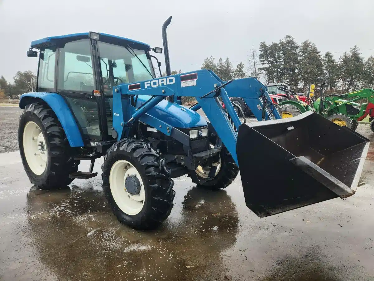 Used New Holland 5635 Tractor Loader