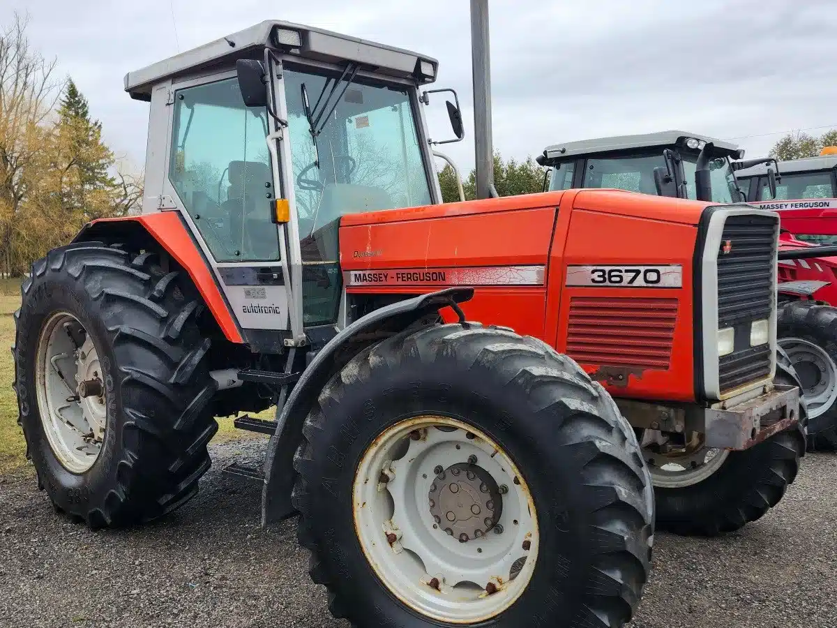 Photo de la Galerie 1 pour 1992 Massey Ferguson 3670 Tracteur