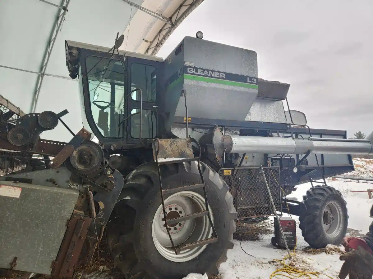 Gallery image 1 for Gleaner L3 Combine