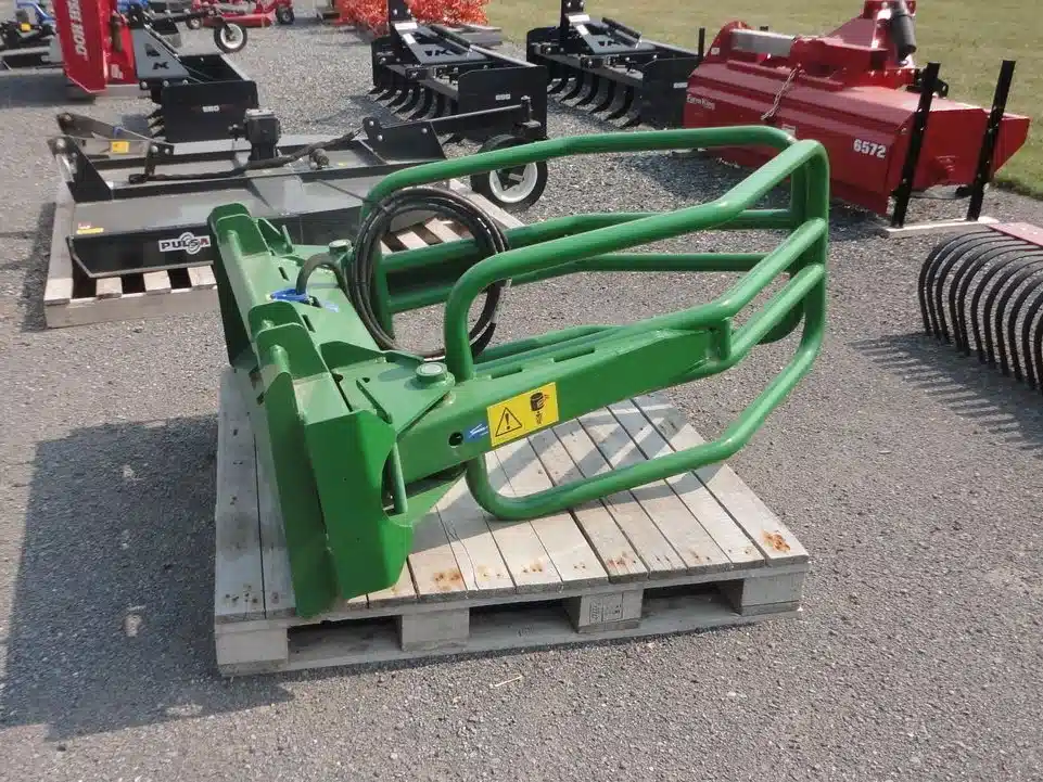 Gallery image 1 for New 2021 McHale R5 Bale Grapple