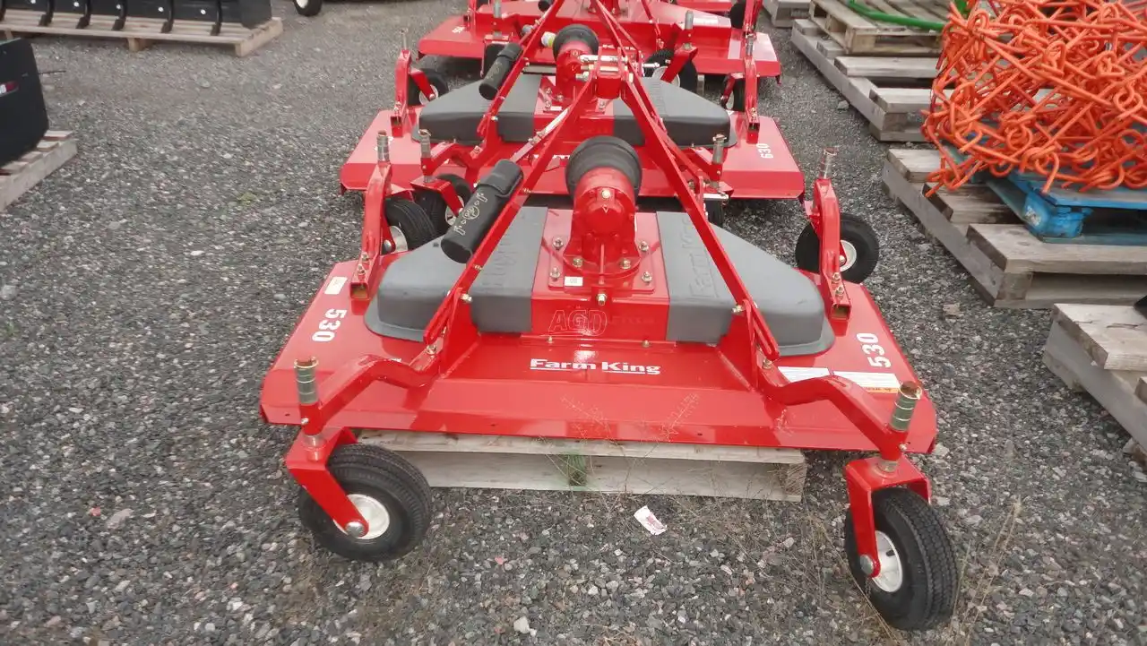 Gallery image 1 for New Farm King Y530 Mower - Finishing