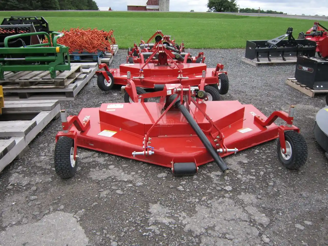 Gallery image 1 for Farm King Y755 Mower - Finishing