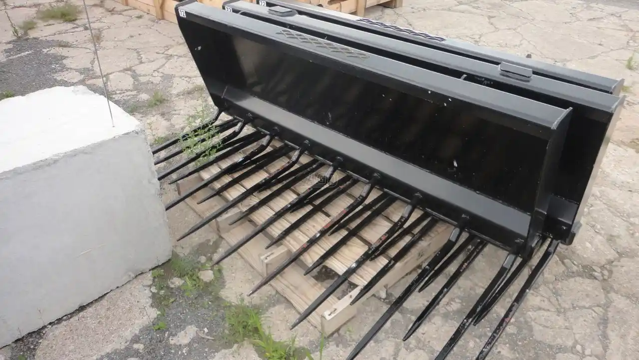 Gallery image 1 for New HLA MFE72AO600 Manure Fork