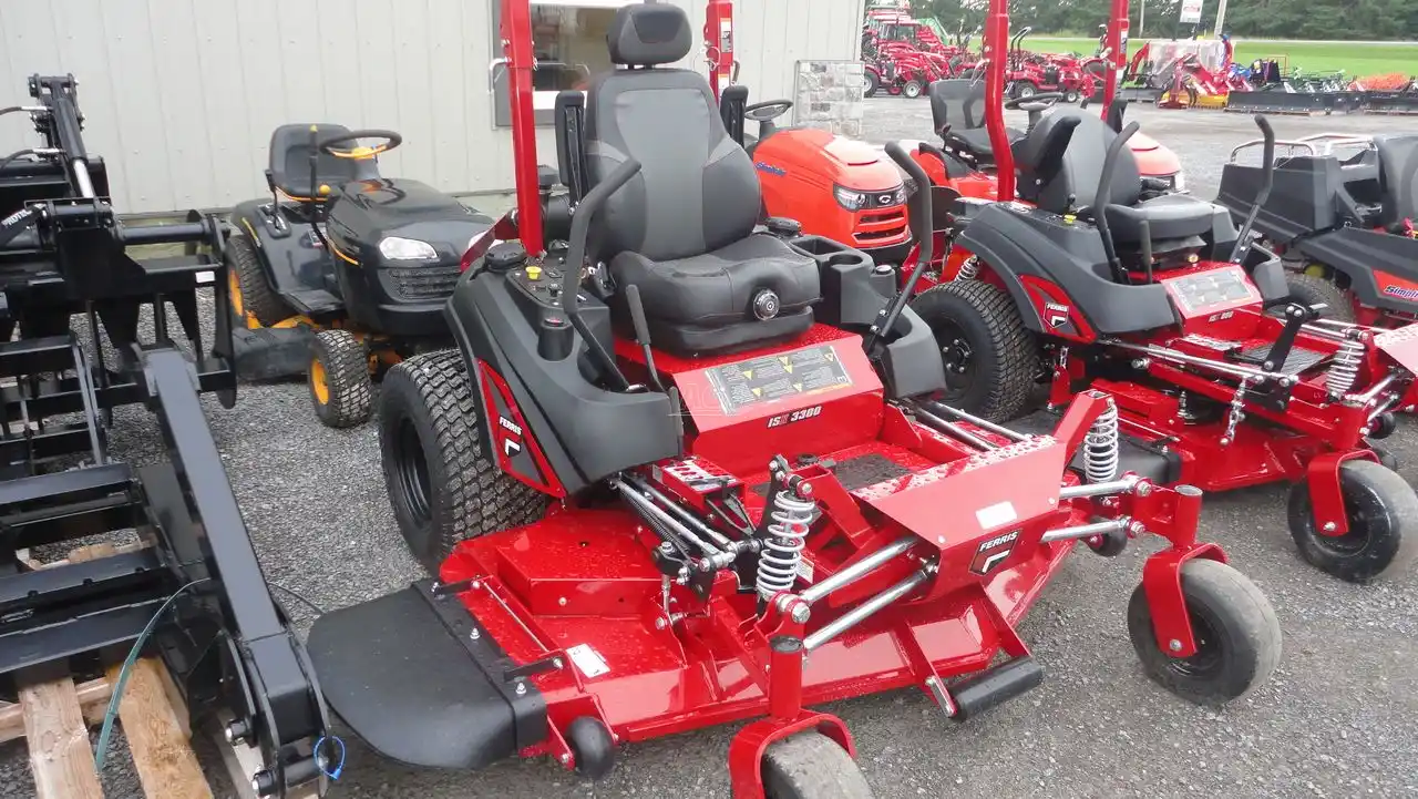 Gallery image 2 for New Ferris ISX 3300 Mower - Zero Turn