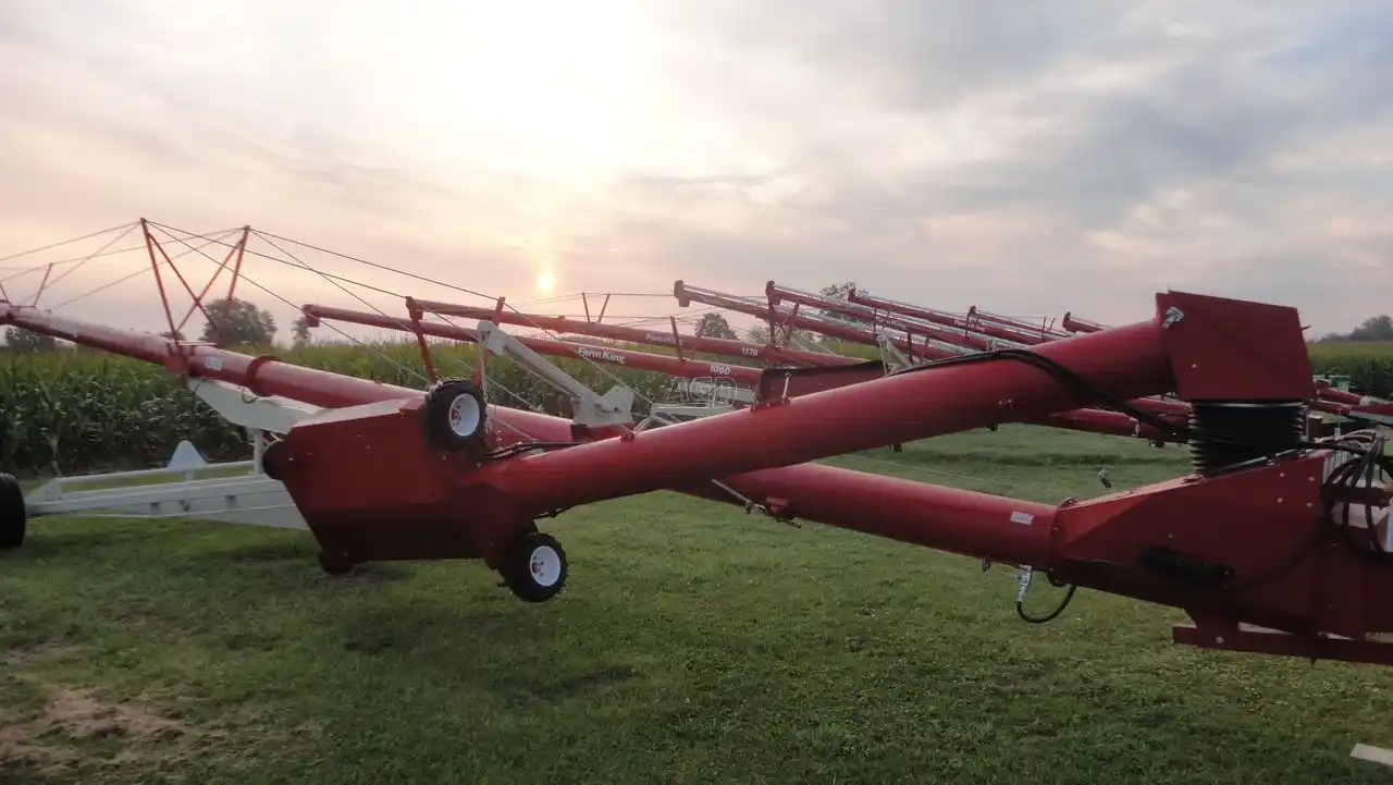 Gallery image 2 for New Farm King Y1370 & Y1385 Grain Auger