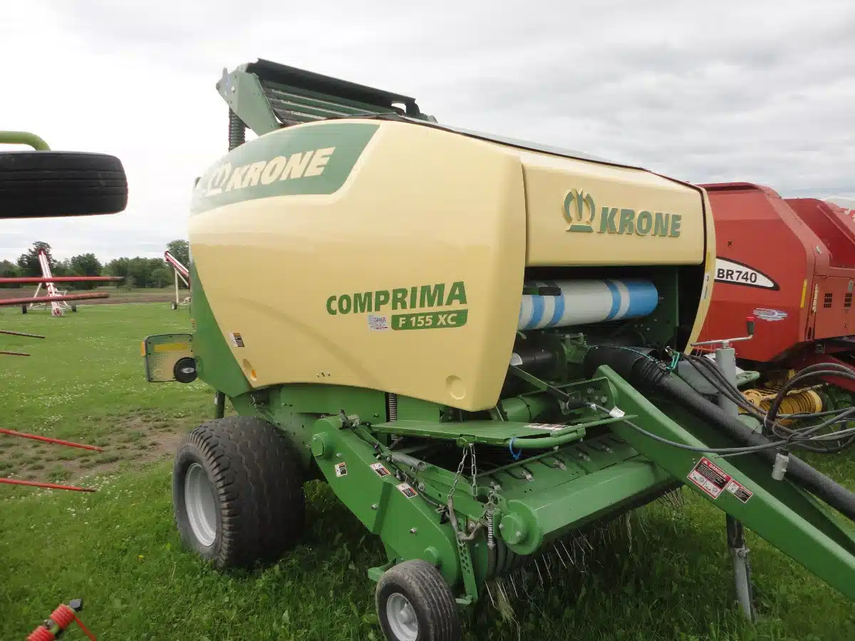 Gallery image 1 for Used Krone COMPRIMA F155 XC Round Baler