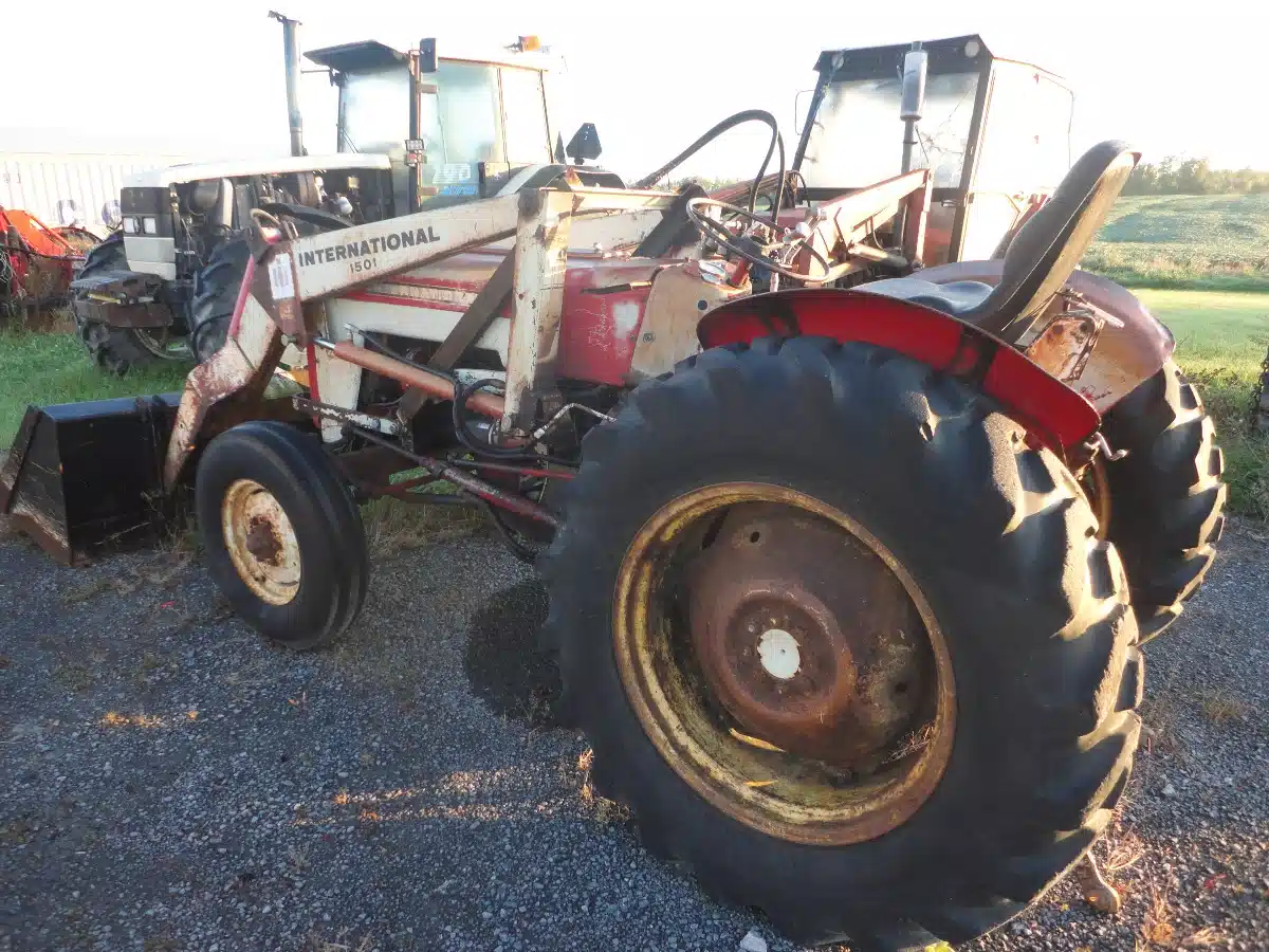 Gallery image 2 for Used USED International Harvester 434 Tractor