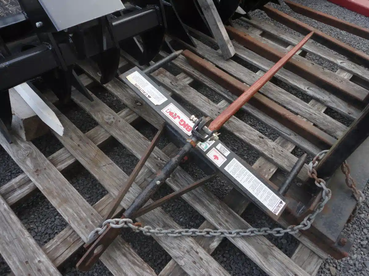 Gallery image 1 for Used USED Big Jim CLAMP ON BALE SPEAR Bale Spear