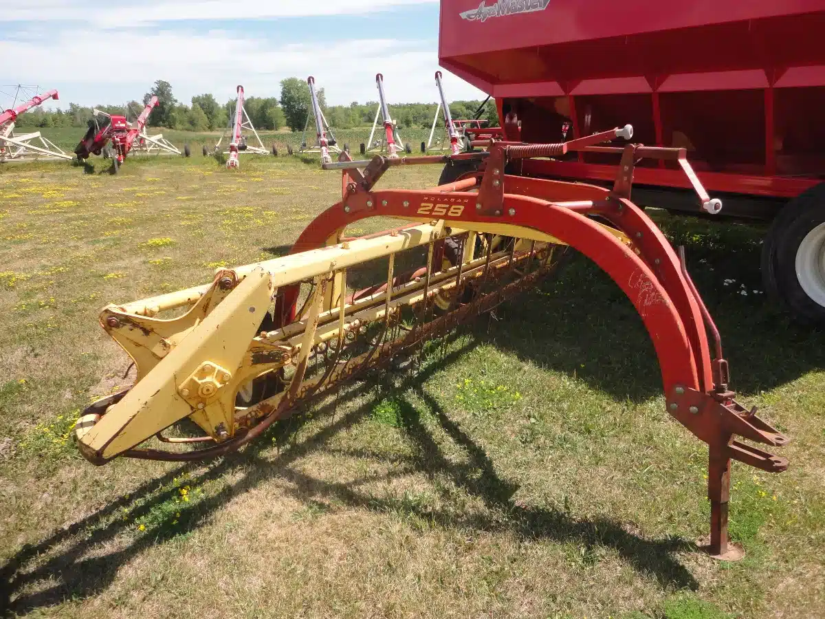 Gallery image 1 for Used USED New Holland 258 Rake
