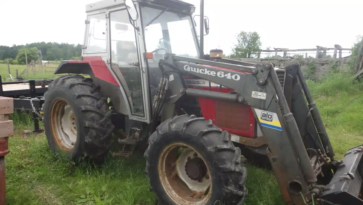 Gallery image 2 for 1995 Massey Ferguson 390 Tractor