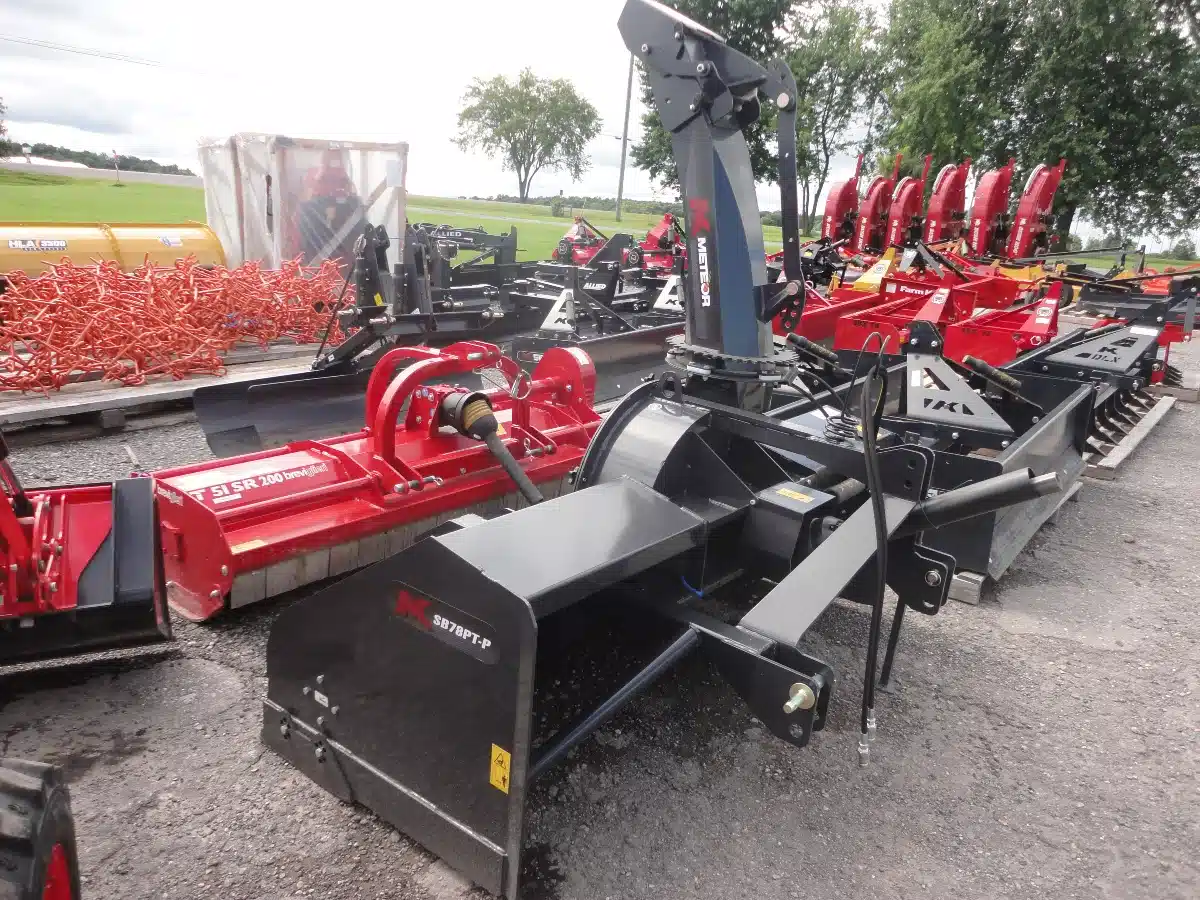Gallery image 1 for New Meteor SB78PT Snow Blower