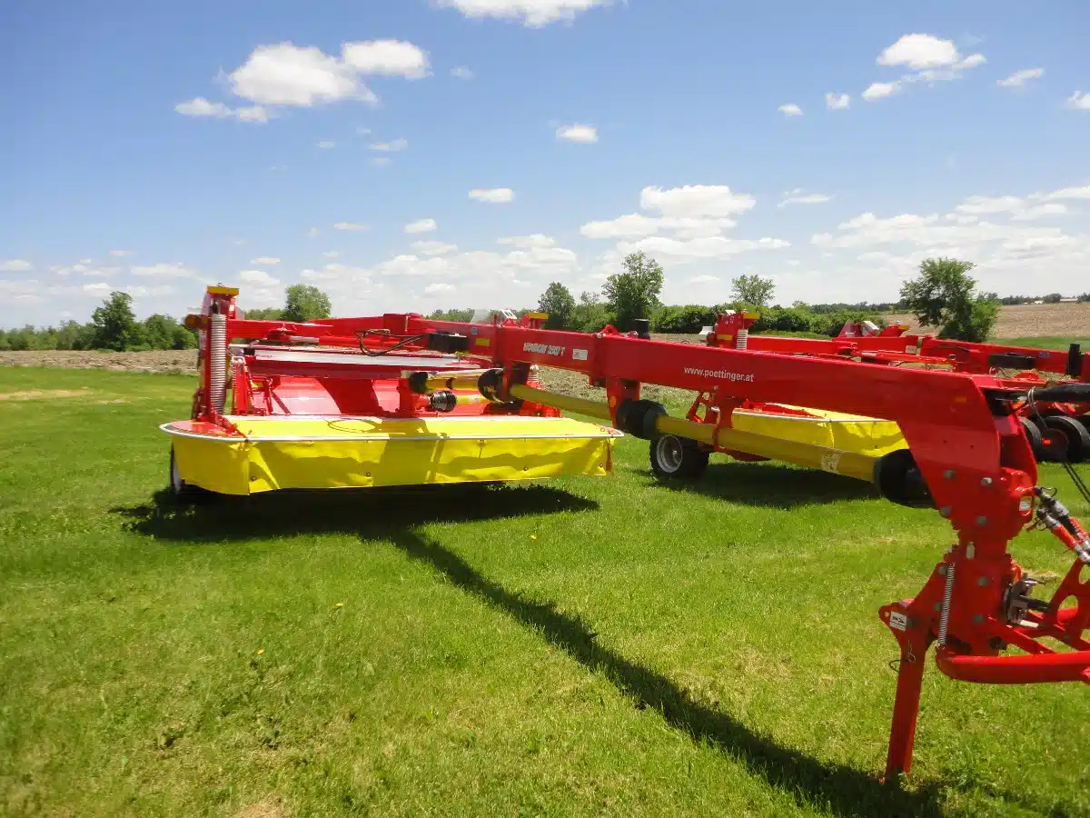 Gallery image 1 for Pottinger NOVACAT 3507 T ED Disc Mower Conditioner