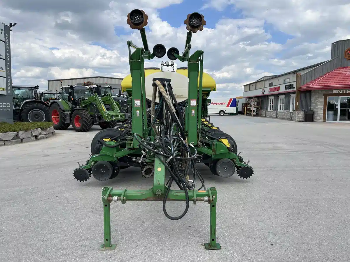 Gallery image 2 for Used 2014 John Deere 1775NT Planter
