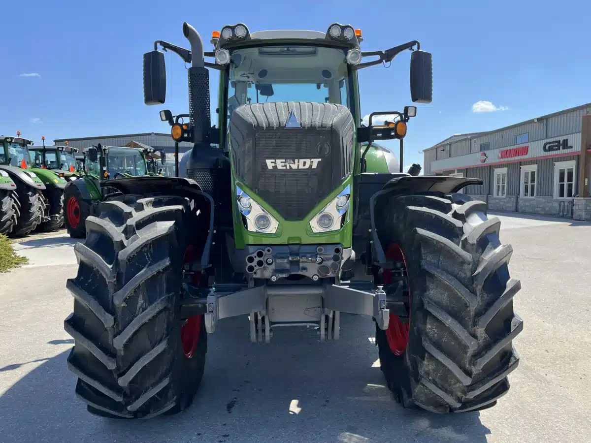 Gallery image 2 for Used 2021 Fendt 826 VARIO Tractor