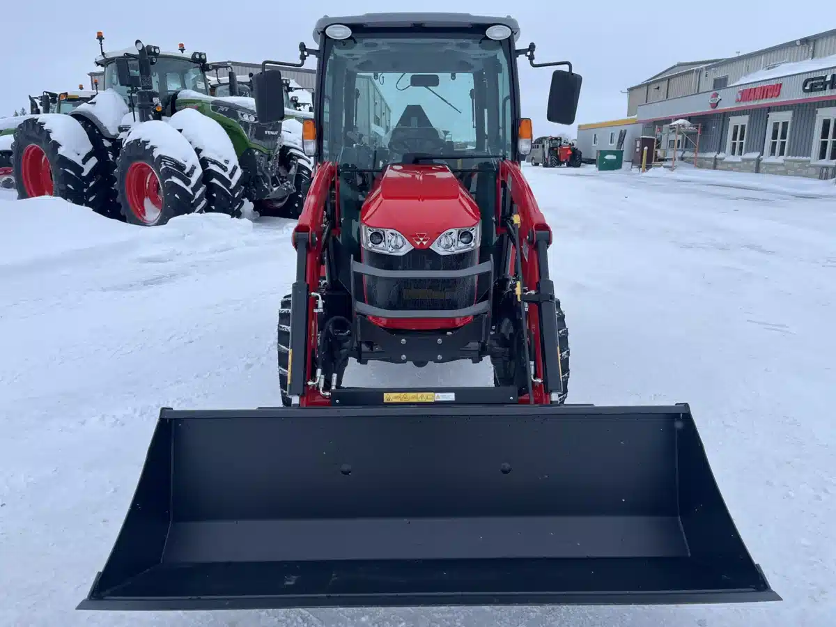 Gallery image 2 for New 2024 Massey Ferguson 1840 M Tractor