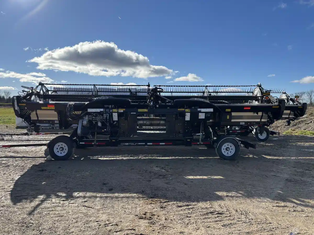 Gallery image 2 for Used 2023 MacDon FD230 Header - Draper