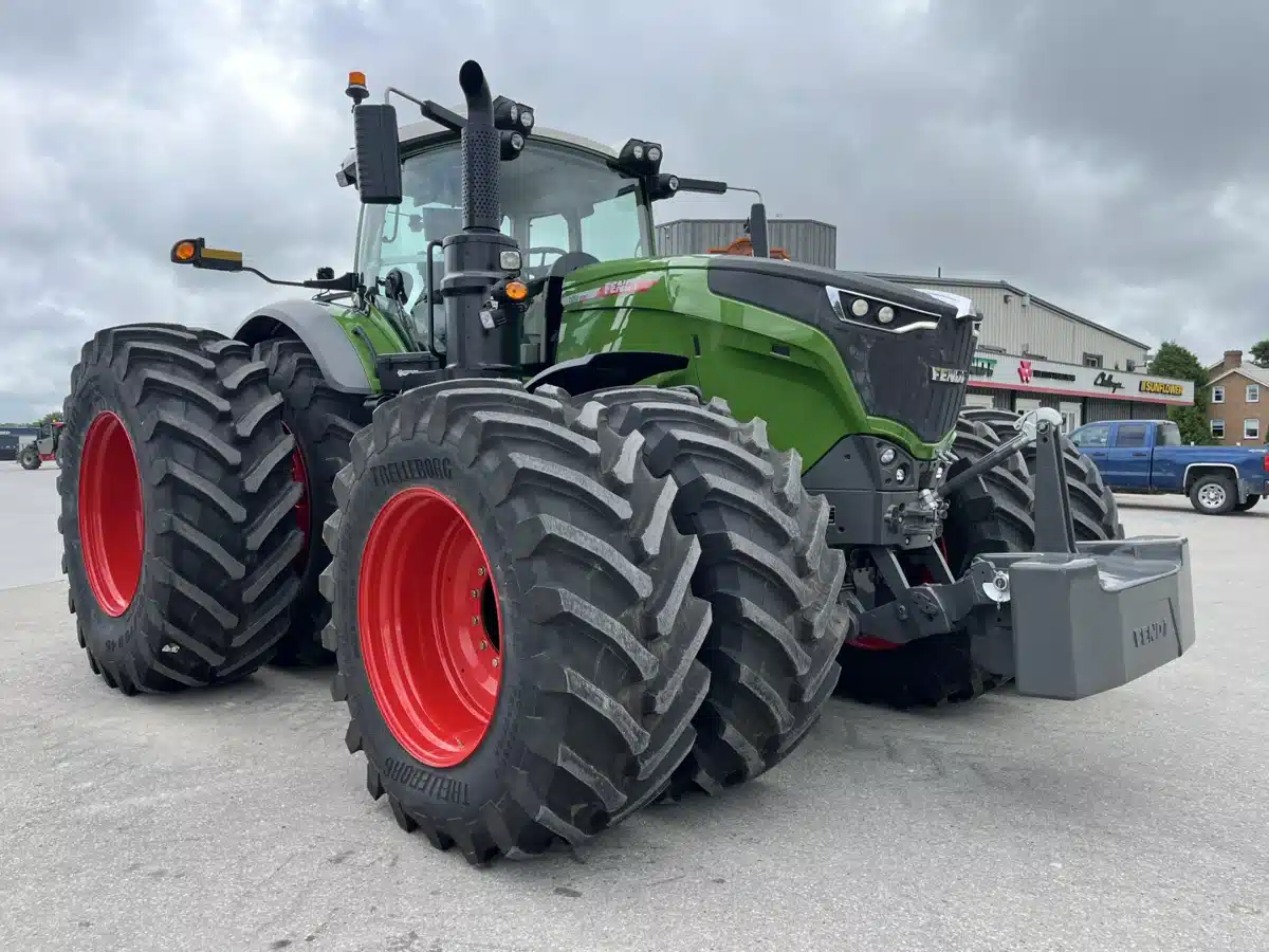 Gallery image 1 for New 2025 Fendt 1050 Gen3 Tractor