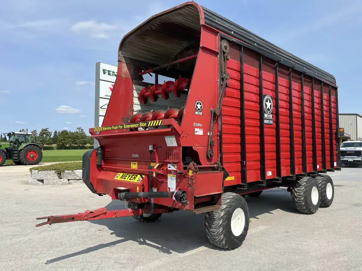 Gallery image 1 for Used 2009 Meyer 4618 Forage Box