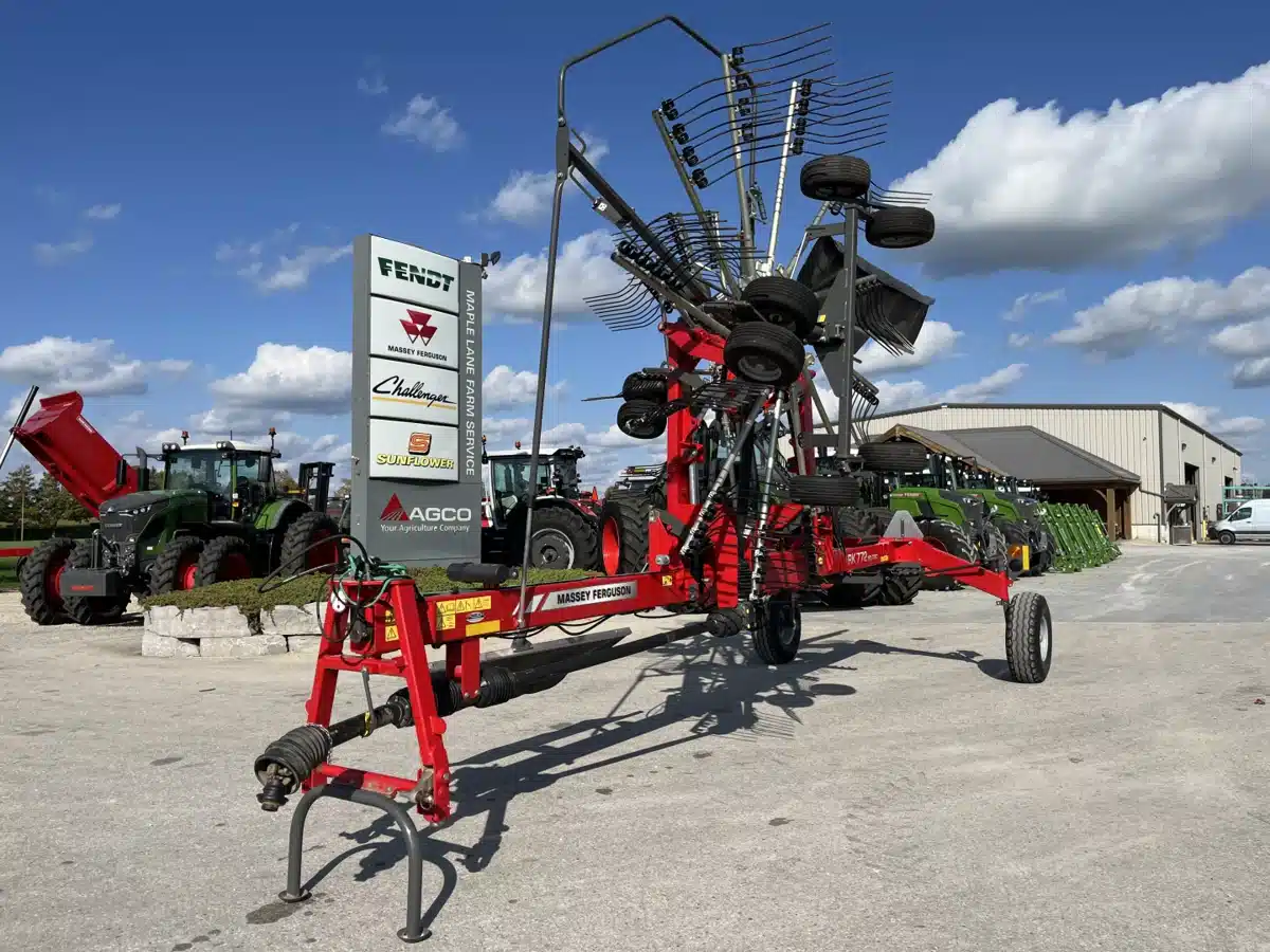 Gallery image 1 for Used 2023 Massey Ferguson RK 772 Rake