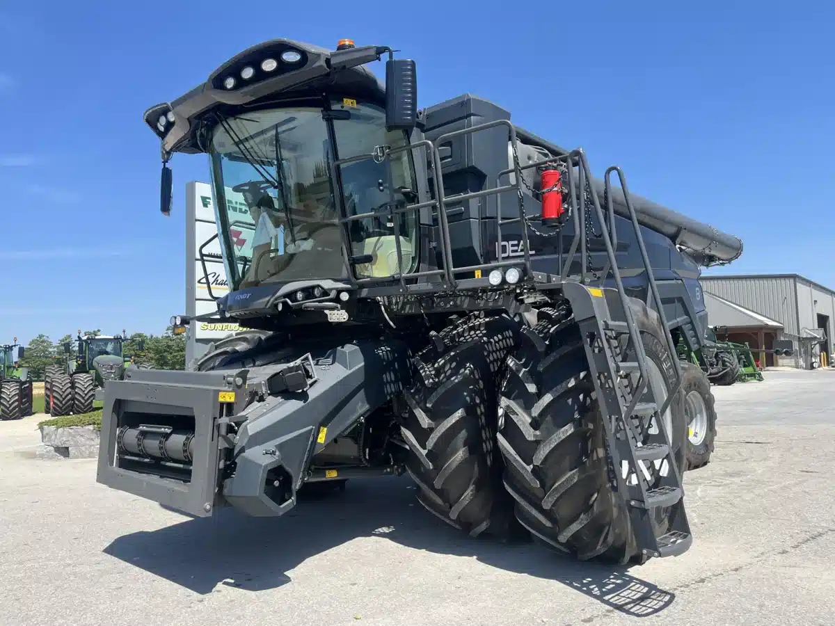 Gallery image 1 for New 2024 Fendt IDEAL 8 Combine
