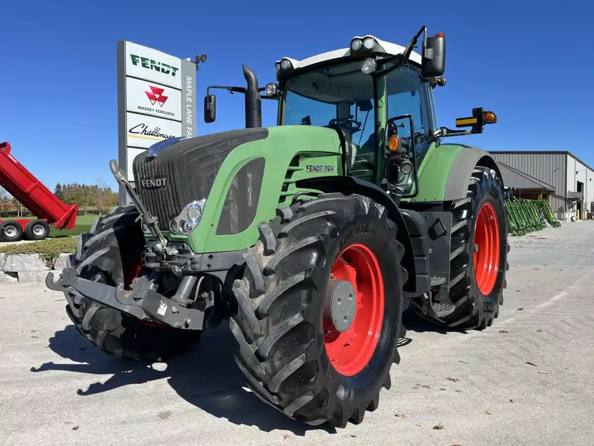 Gallery image 1 for Used 2009 Fendt 924 COM3 Tractor