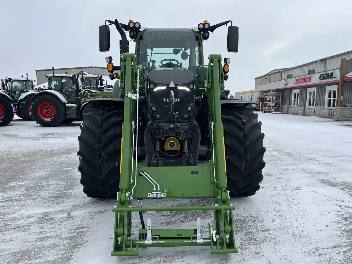 Gallery image 2 for New 2025 Fendt 620 VARIO Tractor