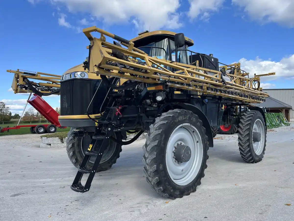 Used 2015 Challenger Rogator 1100B Anhydrous Applicator