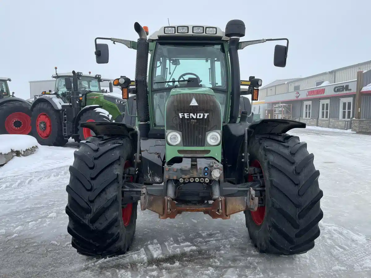 Gallery image 2 for 2011 Fendt 716 COM3 Tractor
